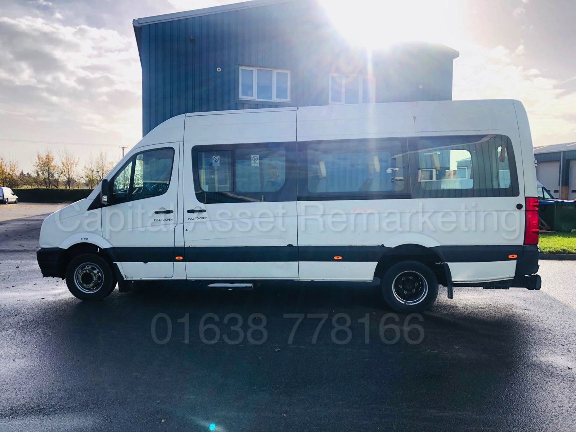 VOLKSWAGEN CRAFTER 2.5 TDI *LWB - 16 SEATER MINI-BUS / COACH* (2007) *ELECTRIC WHEEL CHAIR LIFT* - Image 11 of 38