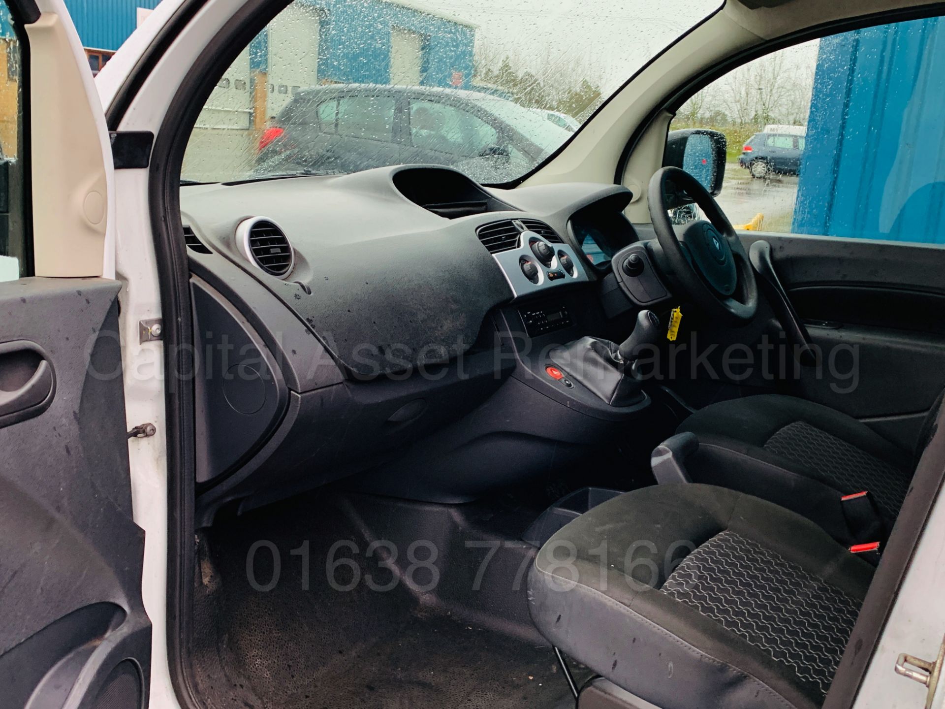 RENAULT KANGOO *MEALS ON WHEELS / JIFFY / CATERING VAN* (2013 MODEL) '1.5 DCI - 5 SPEED' *AIR CON* - Image 17 of 38