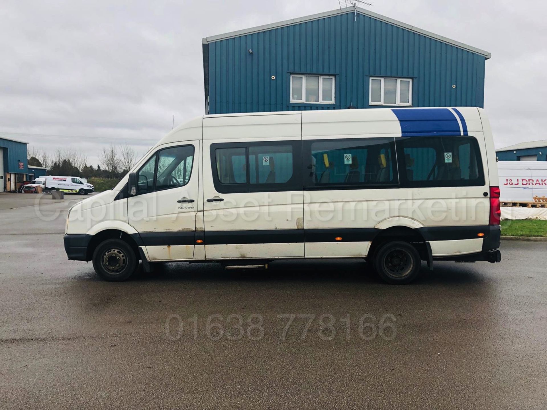 VOLKSWAGEN CRAFTER 2.5 TDI *LWB - 16 SEATER MINI-BUS / COACH* (2007) *ELECTRIC WHEEL CHAIR LIFT* - Image 4 of 30