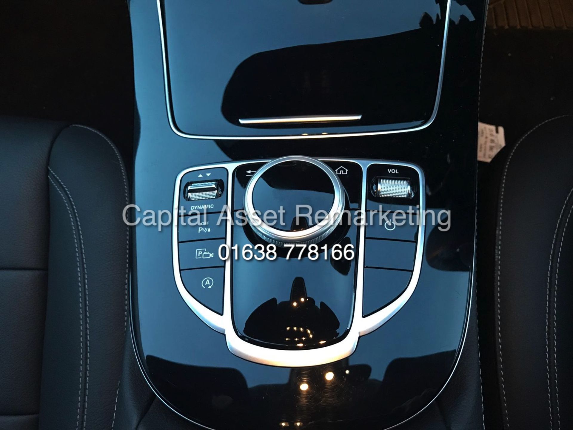 MERCEDES-BENZ E220D SALOON (2018 MODEL) '9-G TRONIC AUTO - LEATHER - SAT NAV' *MASSIVE SPEC* - Image 15 of 22