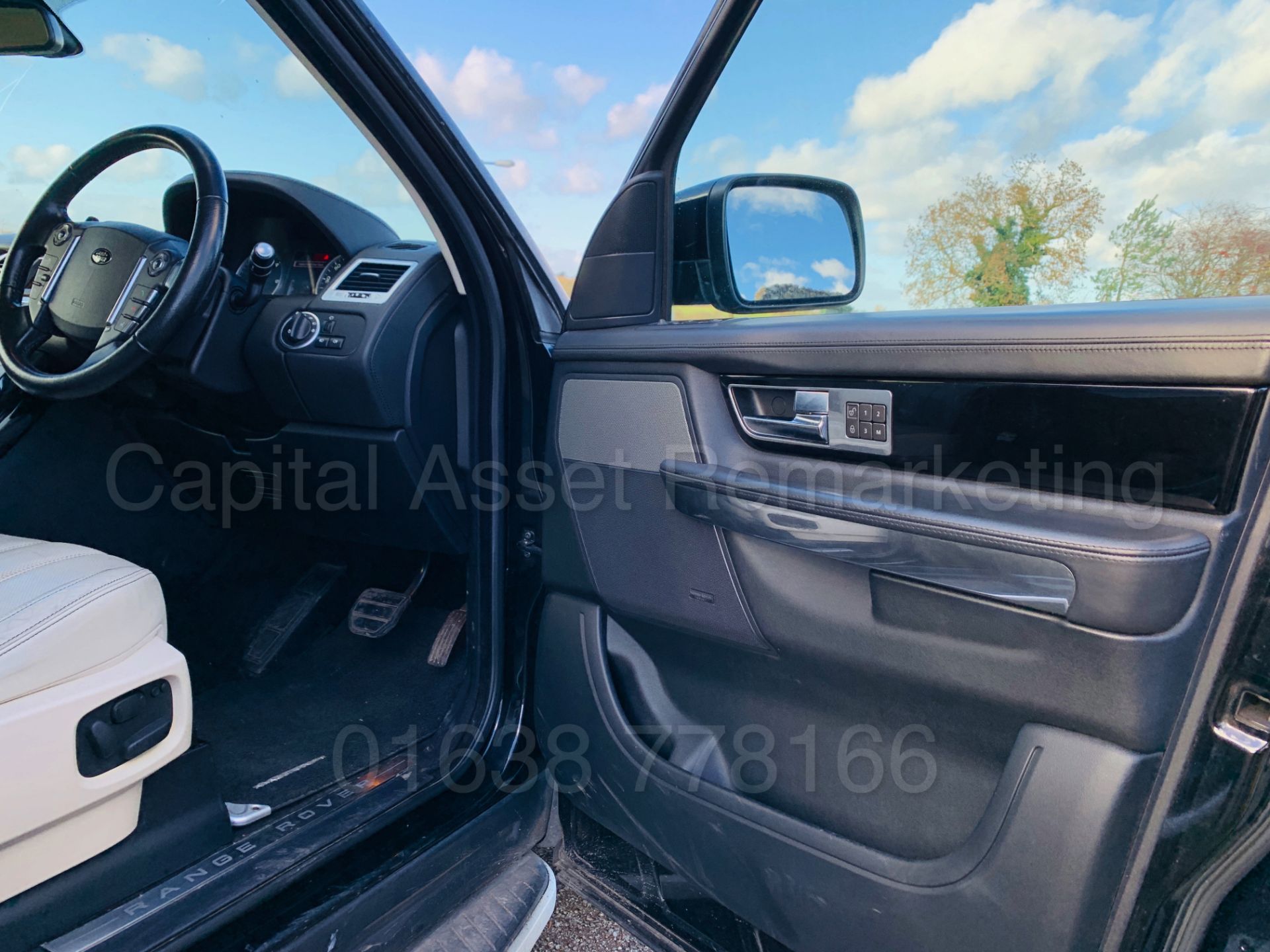 RANGE ROVER SPORT *HSE BLACK EDITION* (2013) '3.0 SDV6 - 255 BHP - 8 SPEED AUTO' *LEATHER - SAT NAV* - Image 33 of 54