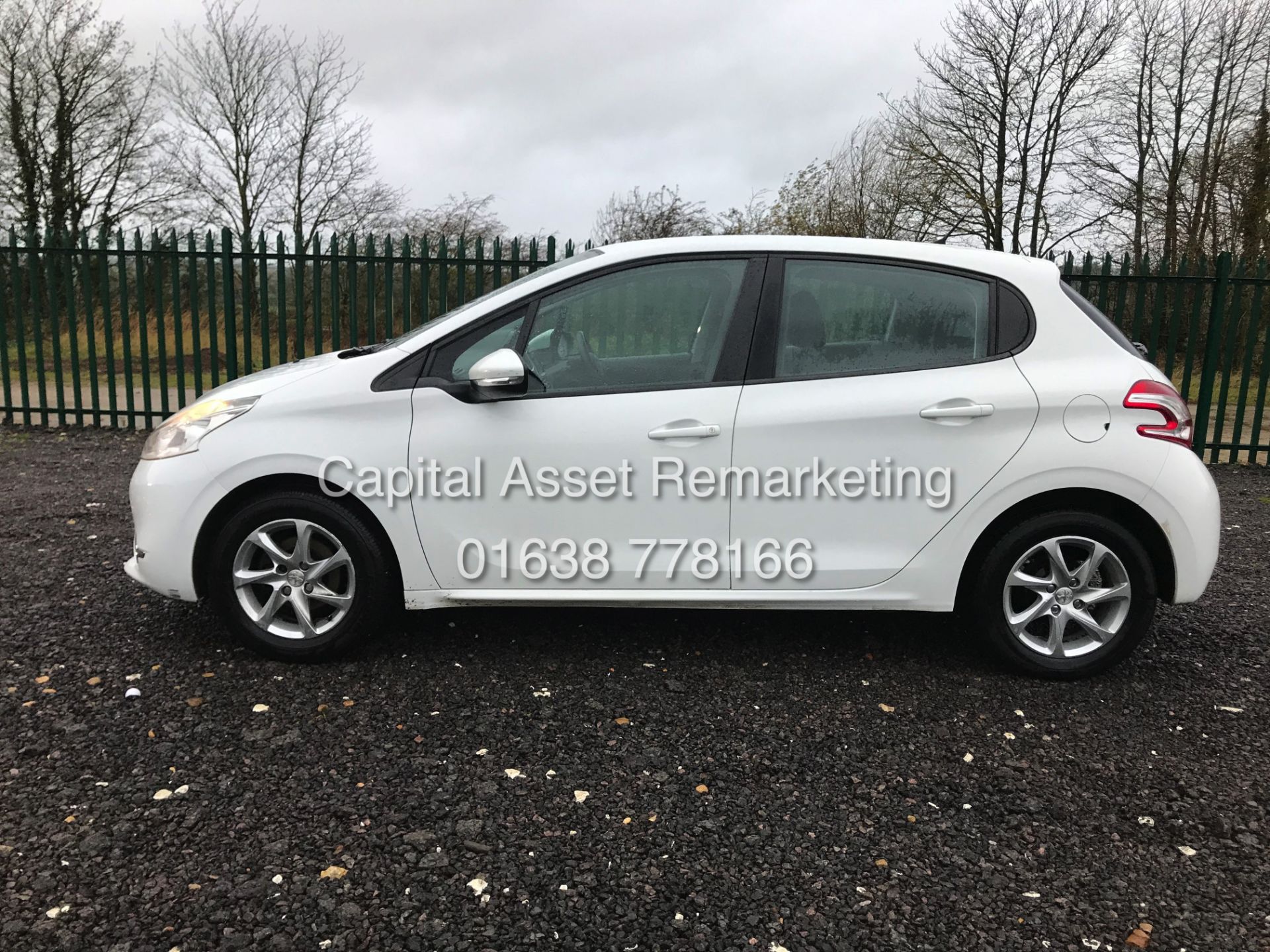 (ON SALE) PEUGEOT 208 1.4HDI "ACTIVE" 1 PREVIOUS KEEPER FSH (14 REG) RECENT SERVICE-AIR CON *NO VAT* - Image 6 of 23