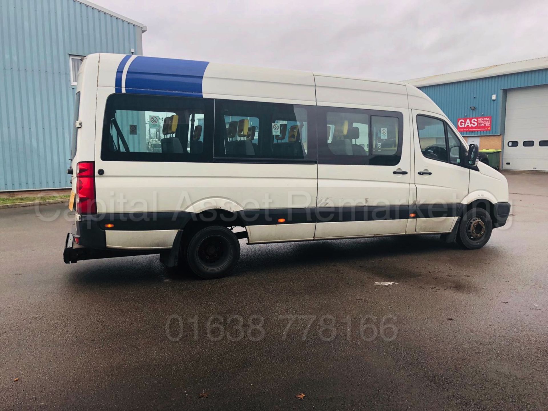 VOLKSWAGEN CRAFTER 2.5 TDI *LWB - 16 SEATER MINI-BUS / COACH* (2007) *ELECTRIC WHEEL CHAIR LIFT* - Bild 9 aus 30