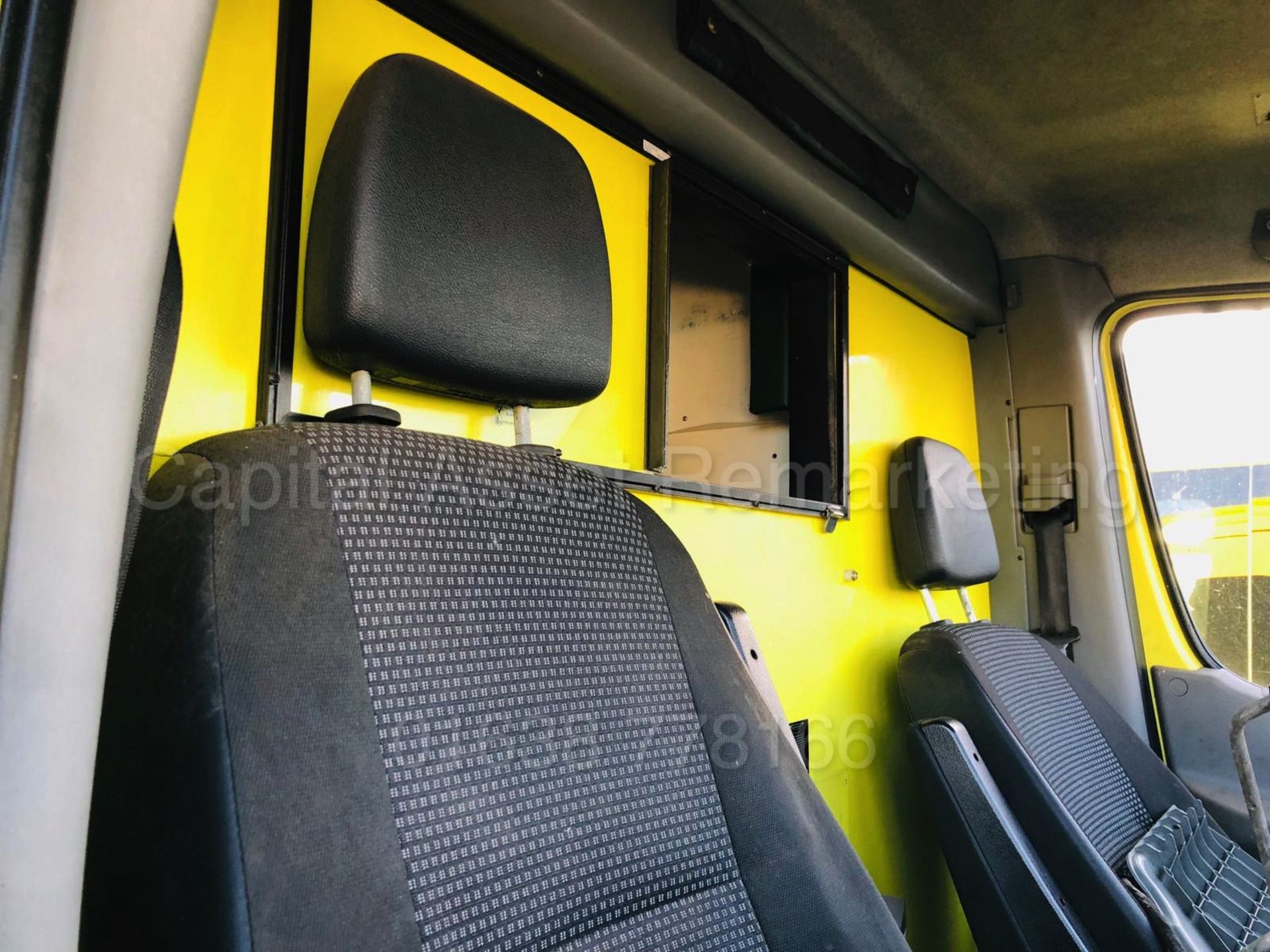 (On Sale) MERCEDES-BENZ SPRINTER CDI *EX AMBULANCE* (2008) 'CDI - DIESEL - 150 BHP' *LOOK* (NO VAT) - Bild 10 aus 13