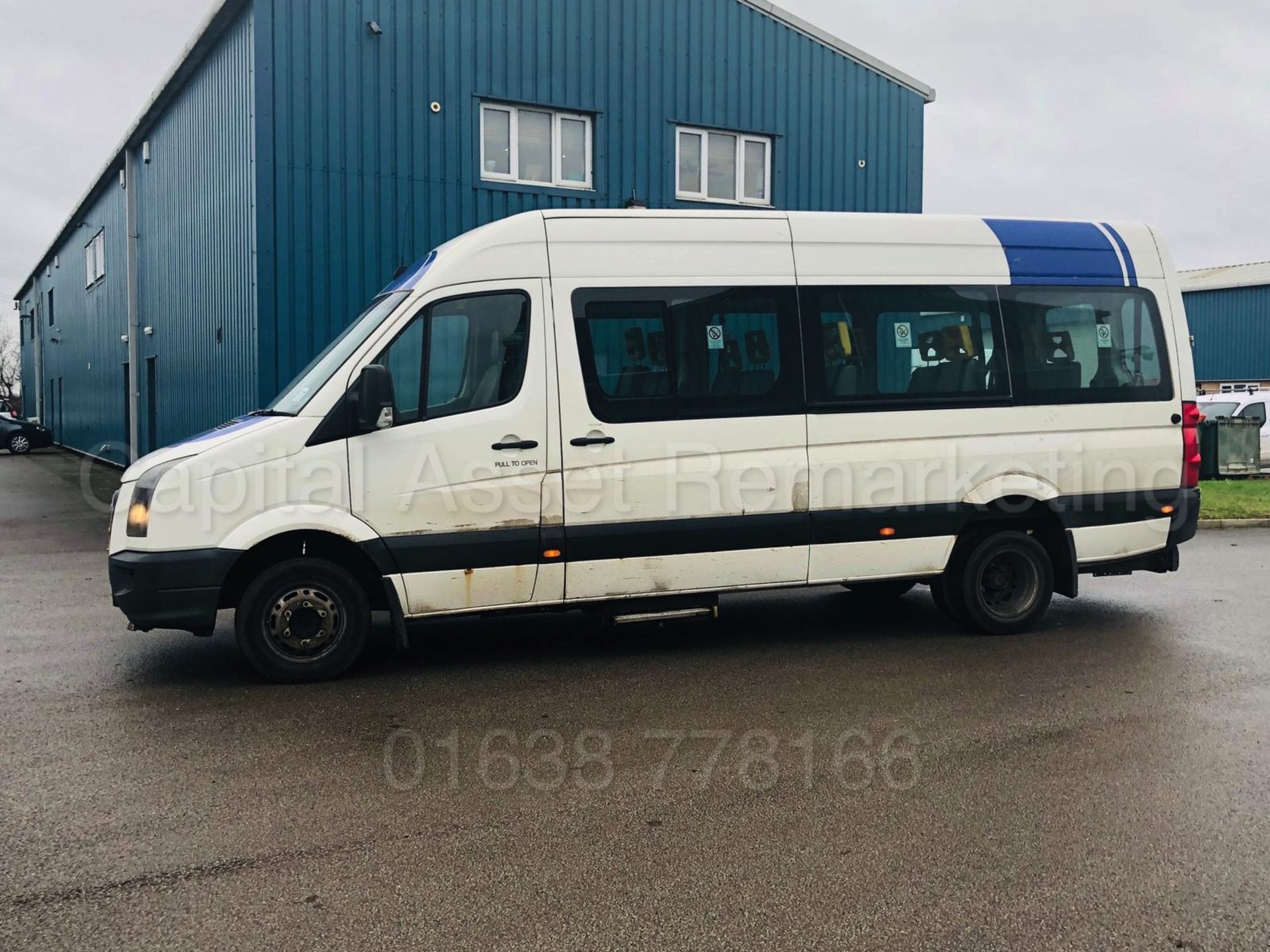VOLKSWAGEN CRAFTER 2.5 TDI *LWB - 16 SEATER MINI-BUS / COACH* (2007) *ELECTRIC WHEEL CHAIR LIFT* - Image 3 of 30