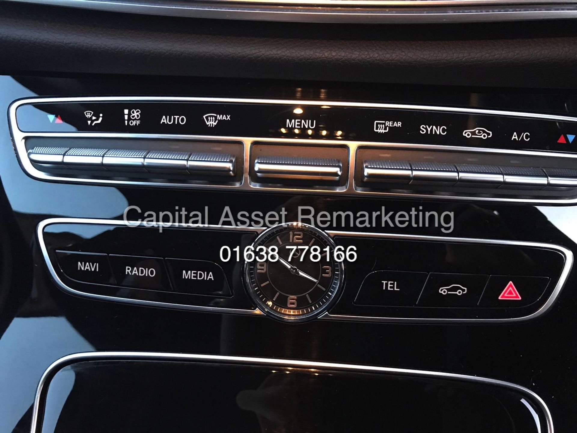 MERCEDES-BENZ E220D SALOON (2018 MODEL) '9-G TRONIC AUTO - LEATHER - SAT NAV' *MASSIVE SPEC* - Image 20 of 22