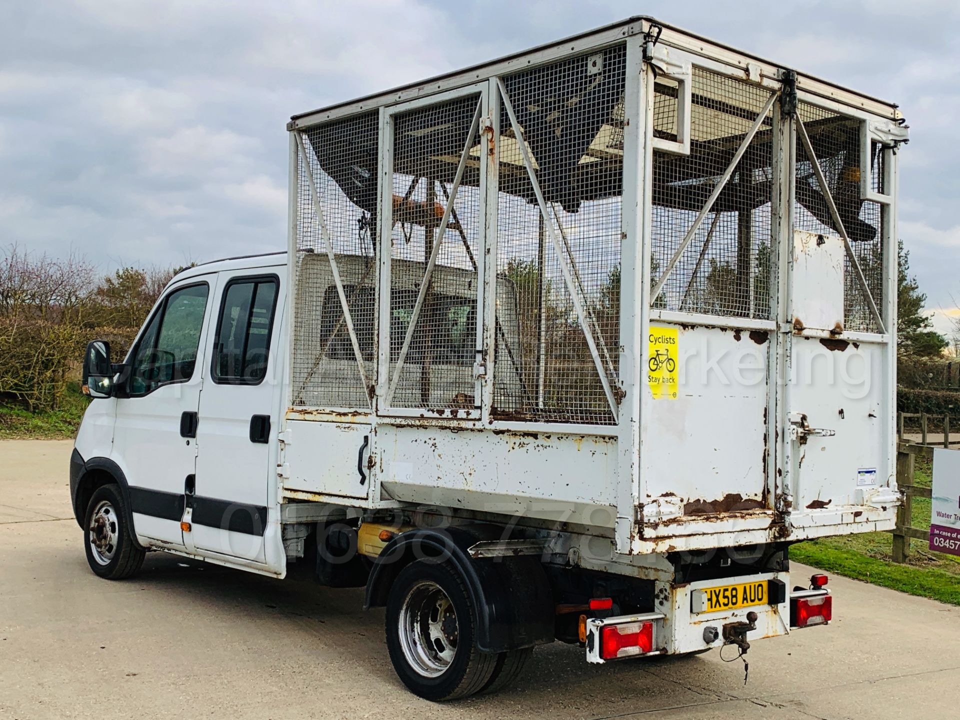 IVECO DAILY 35C12 *D/CAB - TIPPER* (2009 MODEL) '2.3 DIESEL - 115 BHP -5 SPEED' *LOW MILES* - Image 14 of 39