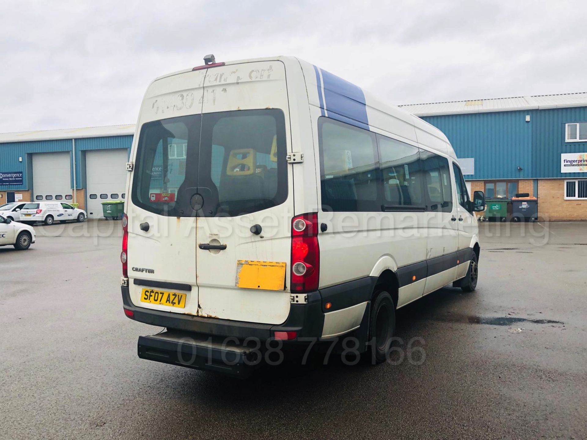 VOLKSWAGEN CRAFTER 2.5 TDI *LWB - 16 SEATER MINI-BUS / COACH* (2007) *ELECTRIC WHEEL CHAIR LIFT* - Image 8 of 30
