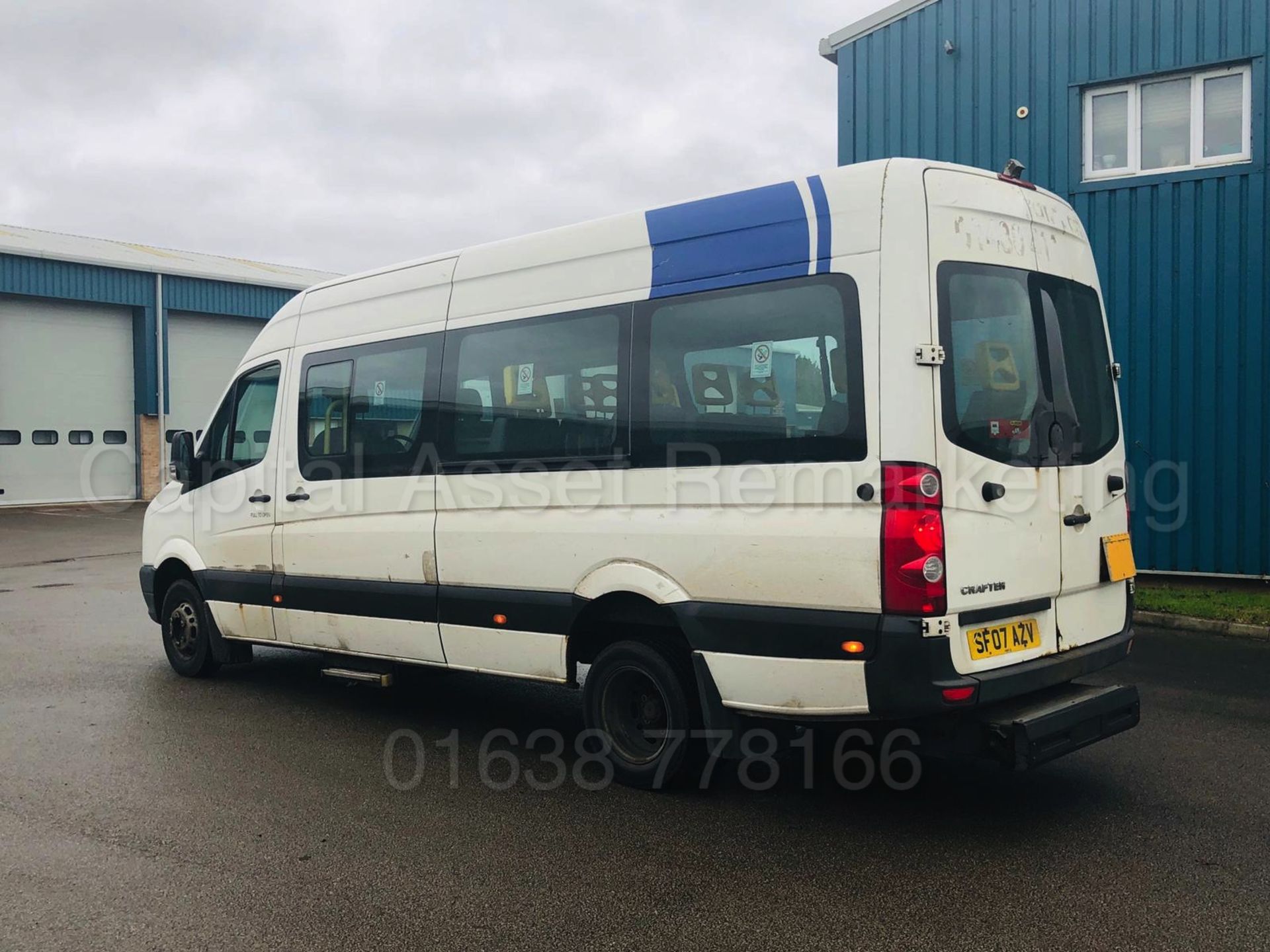 VOLKSWAGEN CRAFTER 2.5 TDI *LWB - 16 SEATER MINI-BUS / COACH* (2007) *ELECTRIC WHEEL CHAIR LIFT* - Image 5 of 30