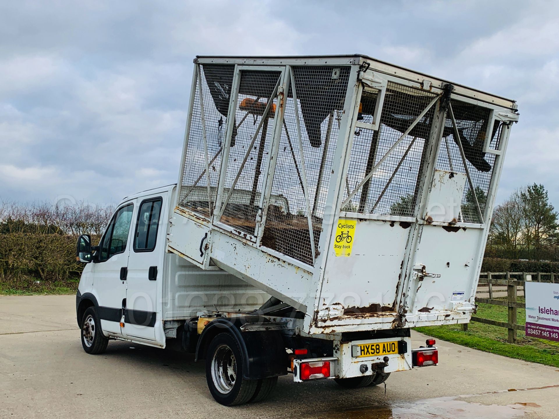 IVECO DAILY 35C12 *D/CAB - TIPPER* (2009 MODEL) '2.3 DIESEL - 115 BHP -5 SPEED' *LOW MILES* - Image 15 of 39