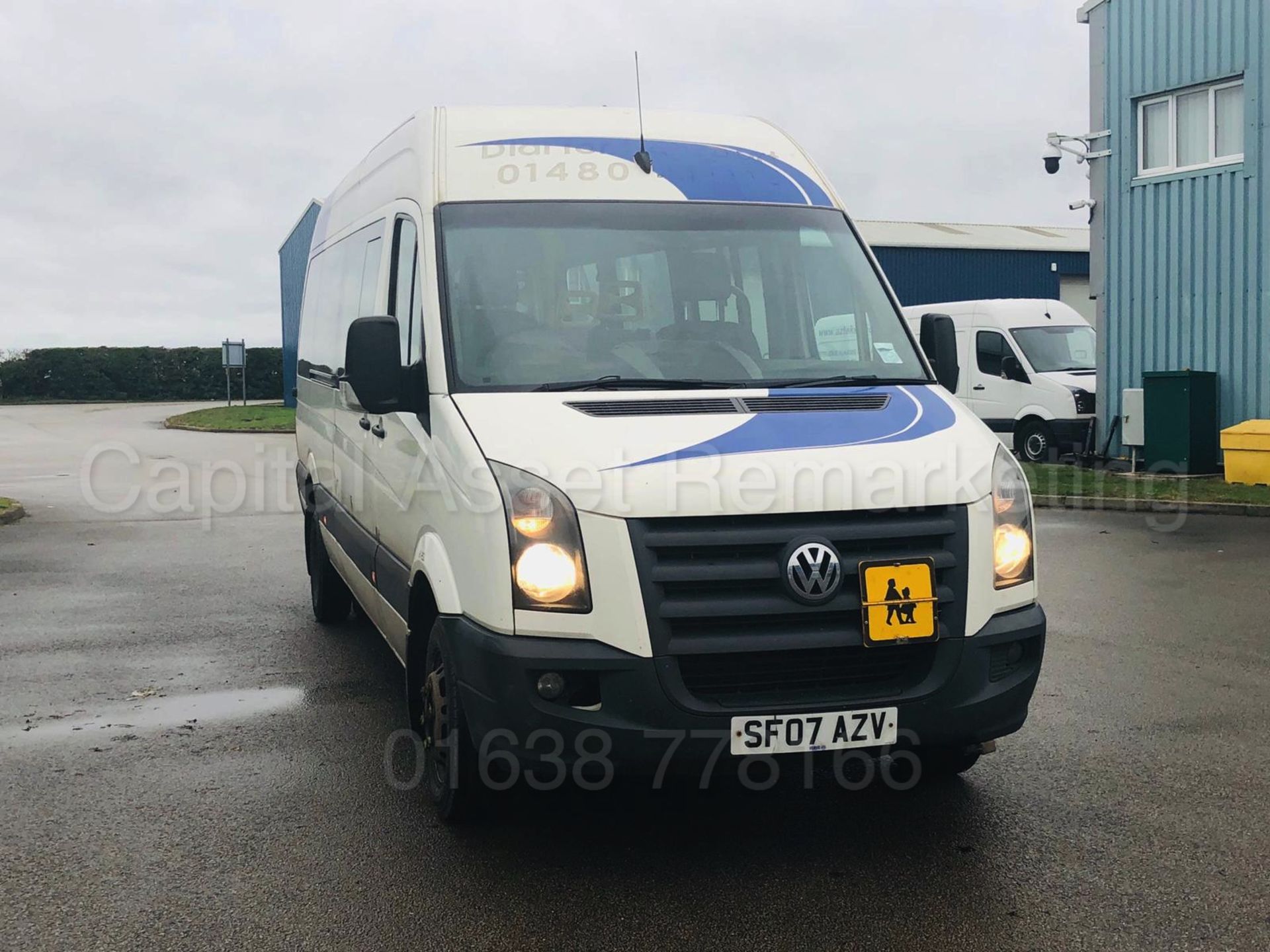 VOLKSWAGEN CRAFTER 2.5 TDI *LWB - 16 SEATER MINI-BUS / COACH* (2007) *ELECTRIC WHEEL CHAIR LIFT* - Bild 11 aus 30