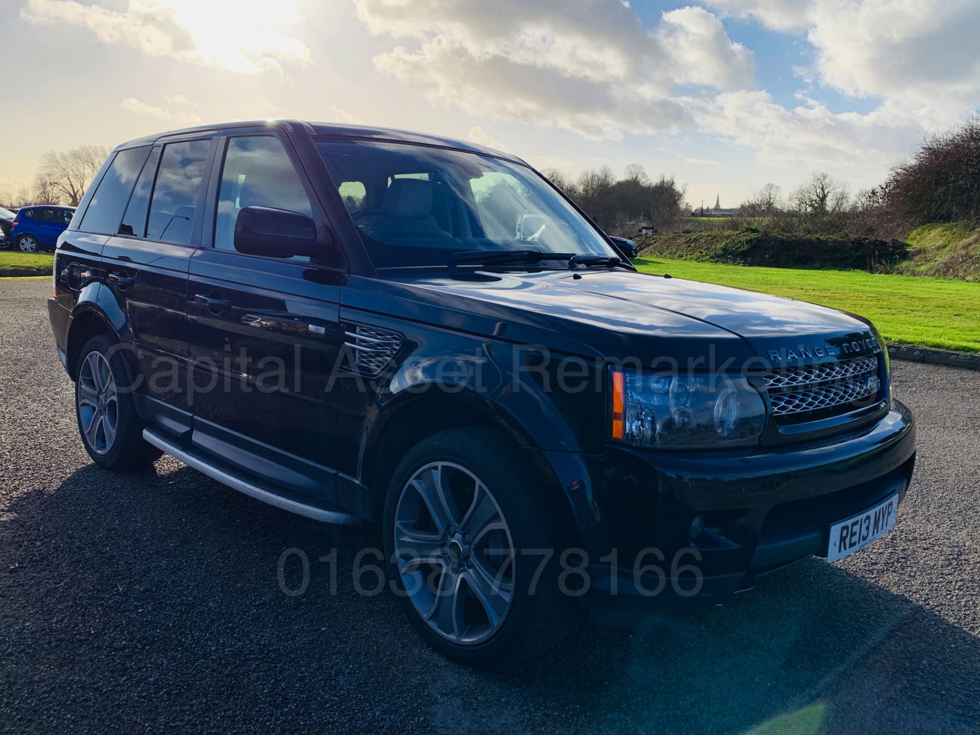 RANGE ROVER SPORT *HSE BLACK EDITION* (2013) '3.0 SDV6 - 255 BHP - 8 SPEED AUTO' *LEATHER - SAT NAV* - Image 10 of 54