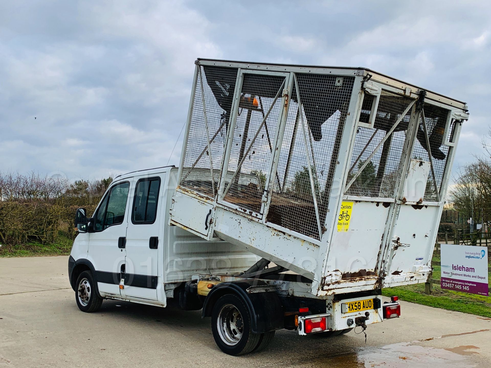 IVECO DAILY 35C12 *D/CAB - TIPPER* (2009 MODEL) '2.3 DIESEL - 115 BHP -5 SPEED' *LOW MILES* - Image 13 of 39