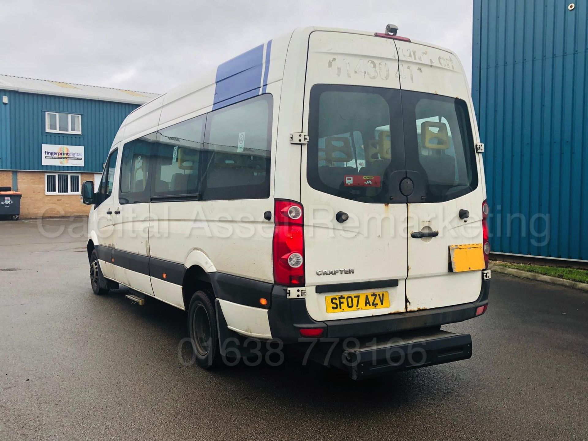 VOLKSWAGEN CRAFTER 2.5 TDI *LWB - 16 SEATER MINI-BUS / COACH* (2007) *ELECTRIC WHEEL CHAIR LIFT* - Image 6 of 30