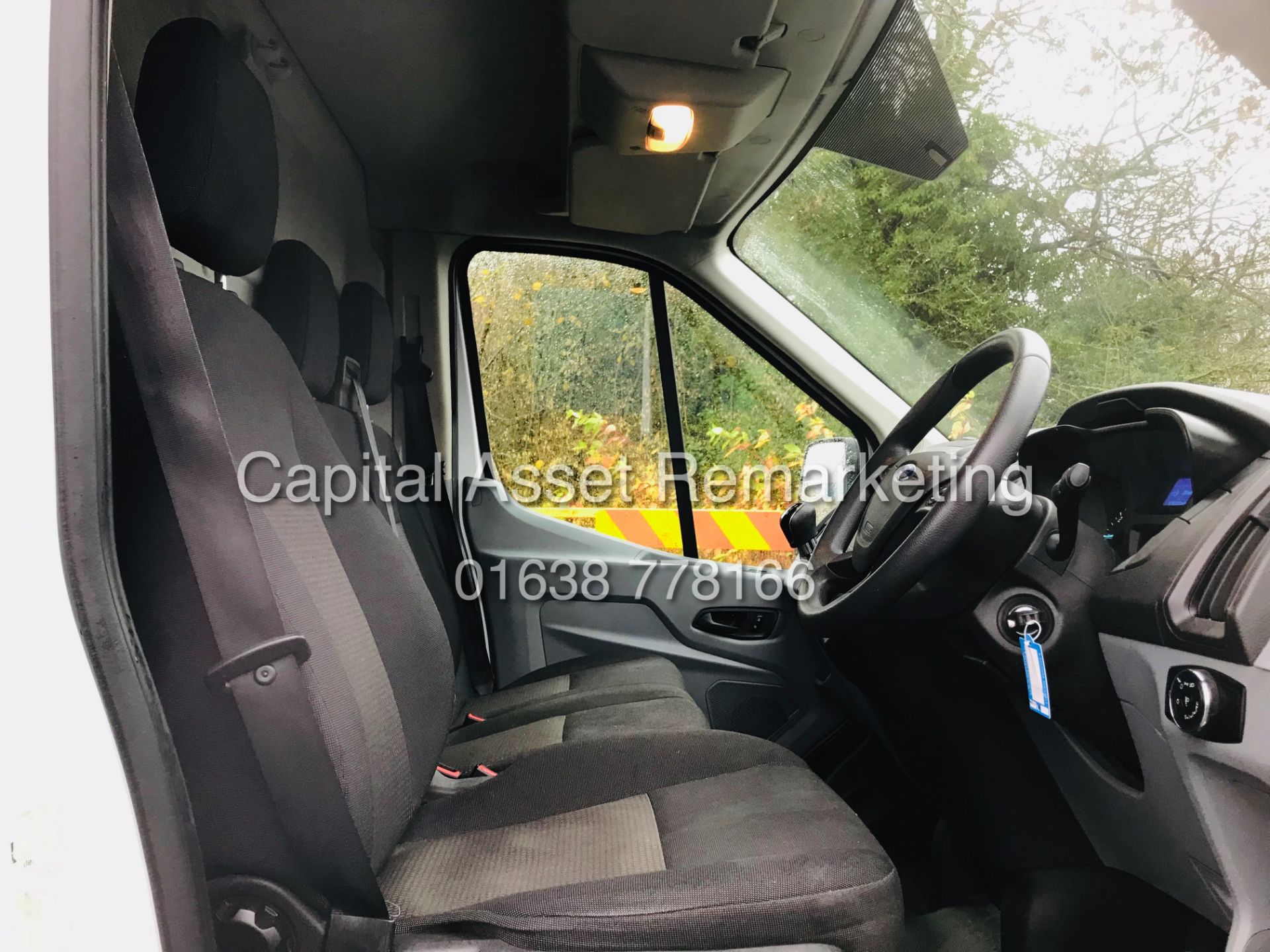 FORD TRANSIT 2.2TDCI "125PSI - 6 SPEED" L4H3 XLWB (2017 MODEL - NEW SHAPE) 1 OWNER - Bild 6 aus 11