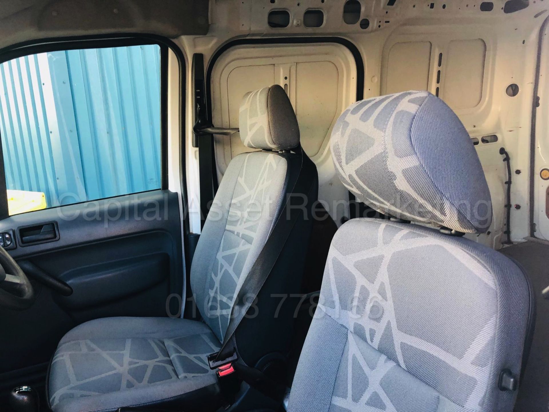 FORD TRANSIT CONNECT 110 T200 *PANEL VAN* (2012) '1.8 TDCI - 110 BHP - 5 SPEED' (NO VAT - SAVE 20%) - Bild 15 aus 26