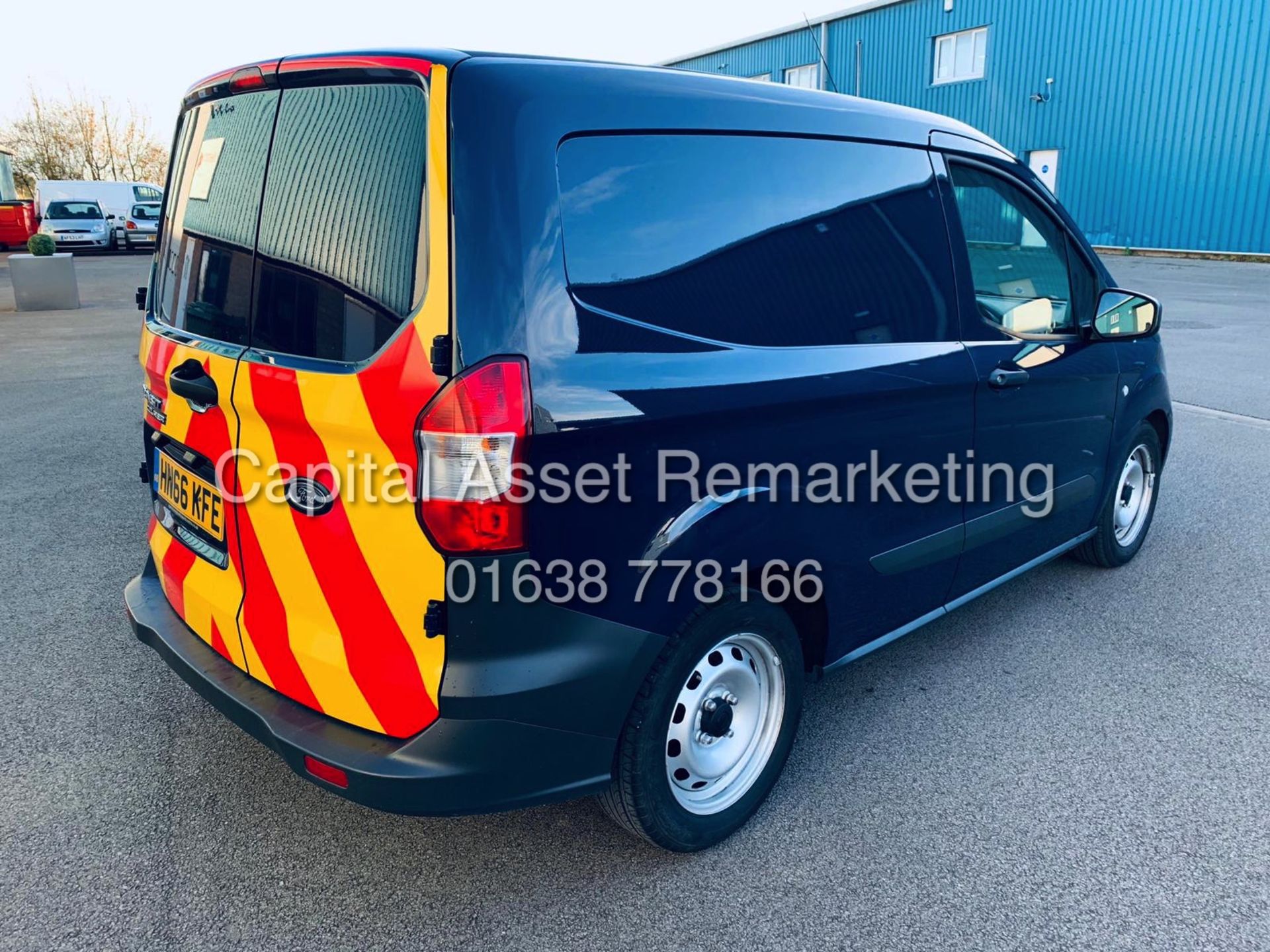 FORD TRANSIT COURIER 1.5TDCI (2017 MODEL - NEW SHAPE) 1 OWNER - Image 6 of 13