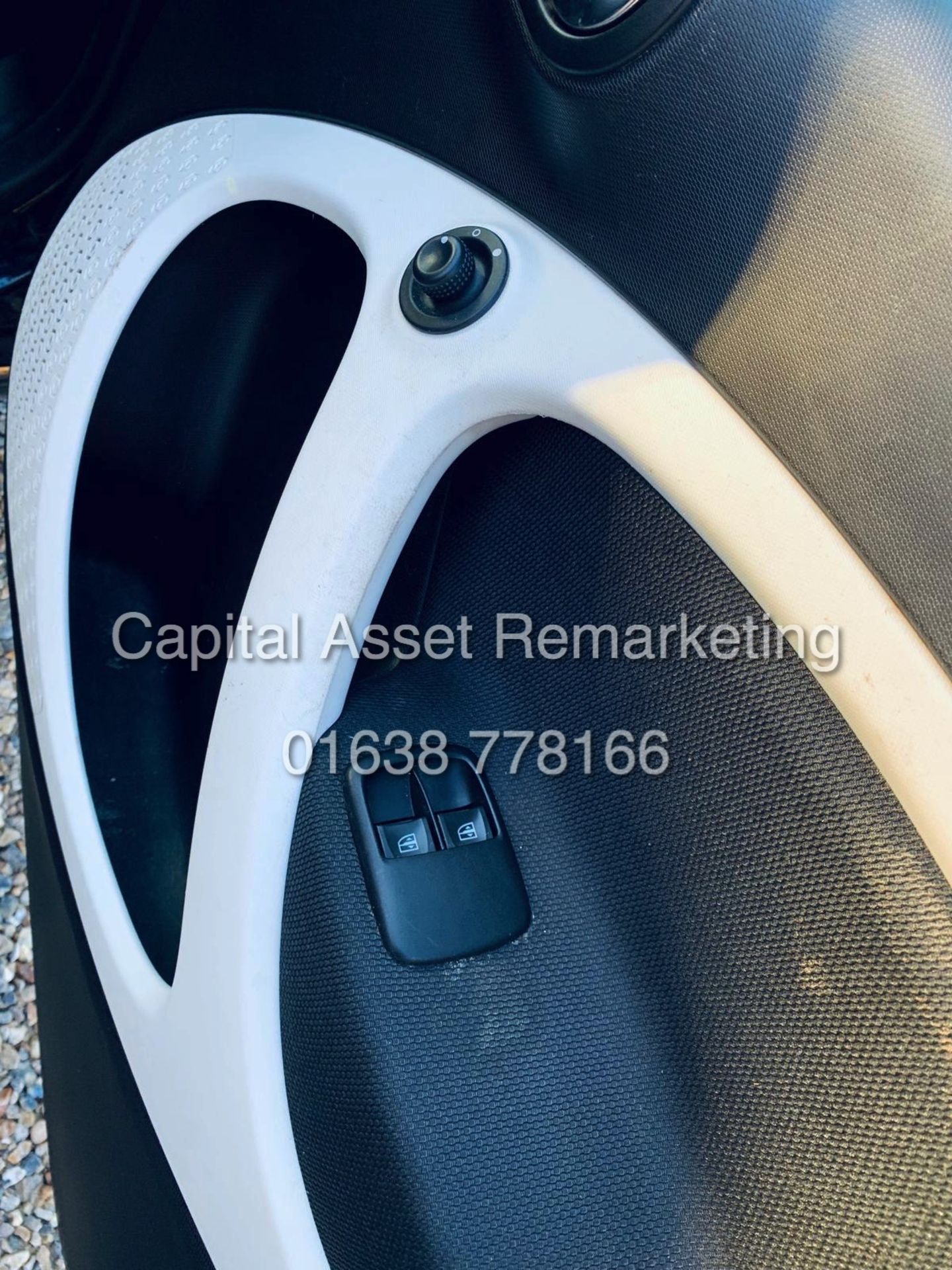 MERCEDES SMART FORFOUR "PASSION" 1 OWNER (2016 MODEL - NEW SHAPE) FREE ROAD TAX - CLIMATE - AIR CON - Bild 11 aus 17