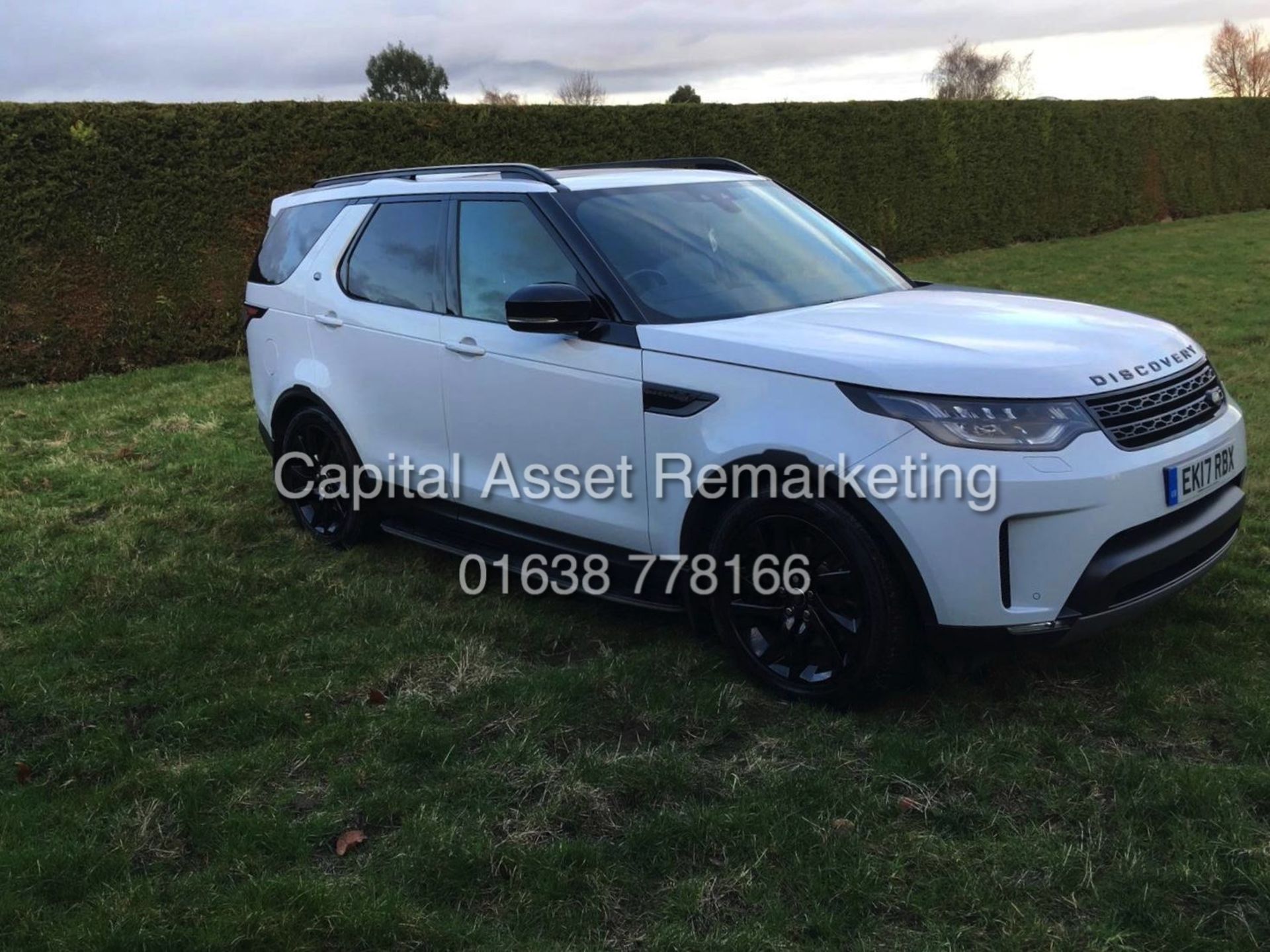 LAND ROVER DISCOVERY 5 "HSE" 3.0TD6 AUTO (17 REG - NEW SHAPE) FULLY LOADED PAN ROOF - SAT NAV *LOOK* - Image 3 of 11