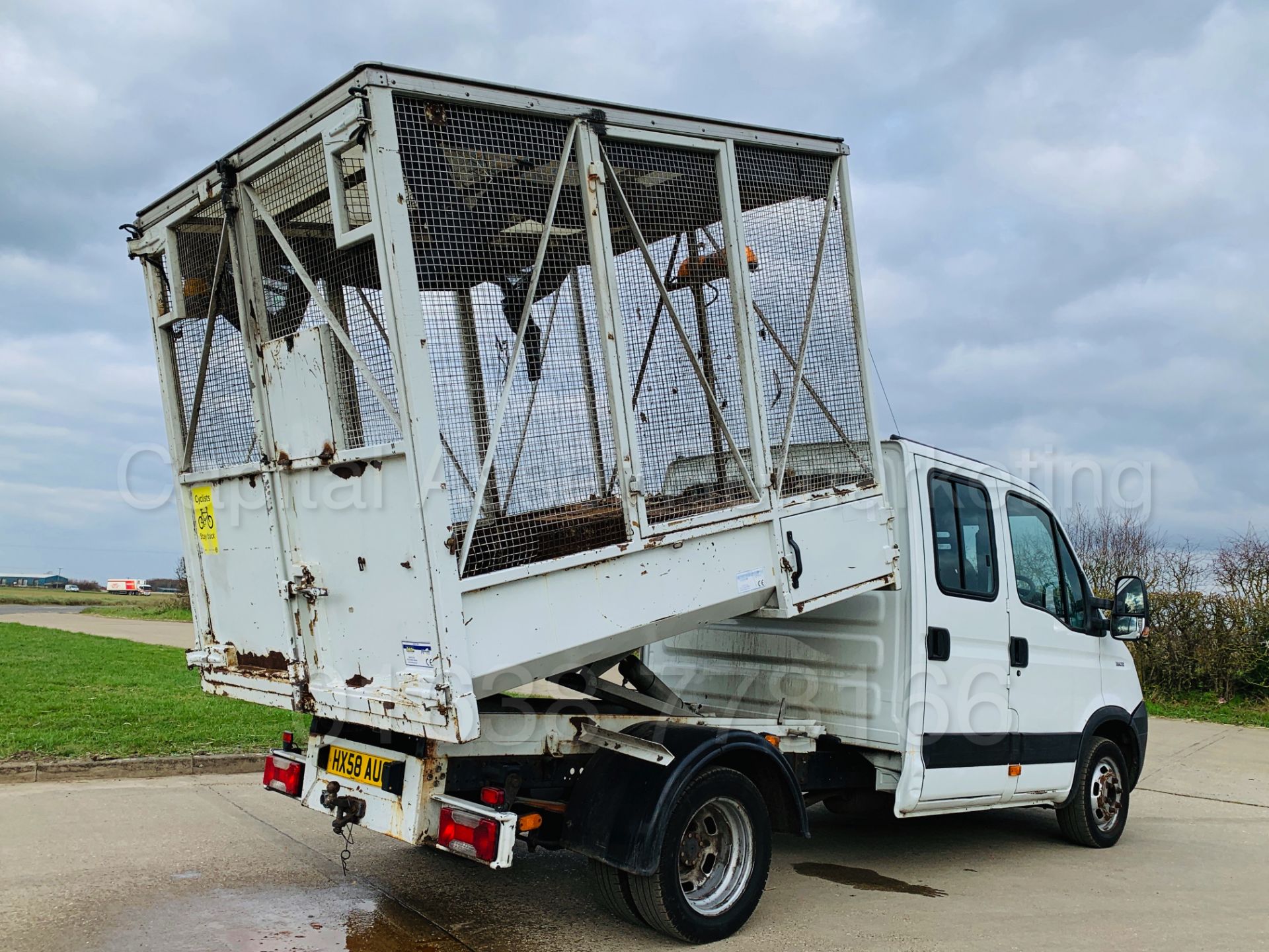 IVECO DAILY 35C12 *D/CAB - TIPPER* (2009 MODEL) '2.3 DIESEL - 115 BHP -5 SPEED' *LOW MILES* - Image 21 of 39