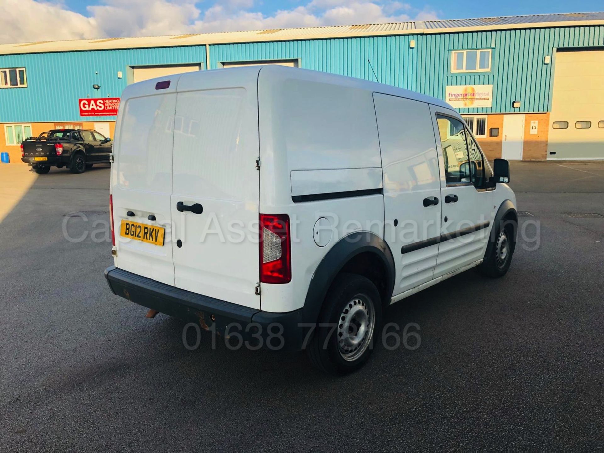 FORD TRANSIT CONNECT 110 T200 *PANEL VAN* (2012) '1.8 TDCI - 110 BHP - 5 SPEED' (NO VAT - SAVE 20%) - Image 10 of 26