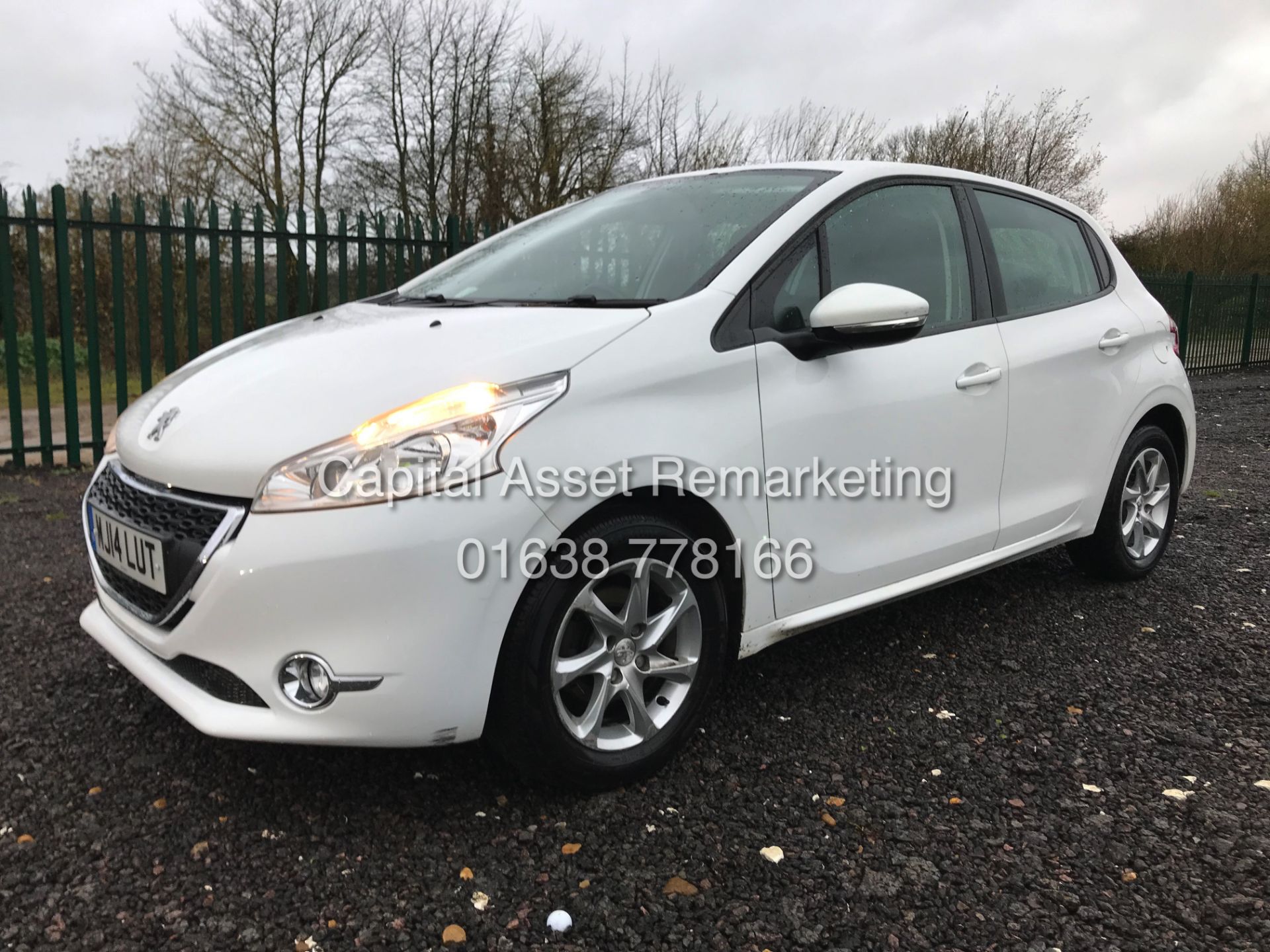 (ON SALE) PEUGEOT 208 1.4HDI "ACTIVE" 1 PREVIOUS KEEPER FSH (14 REG) RECENT SERVICE-AIR CON *NO VAT* - Image 4 of 23