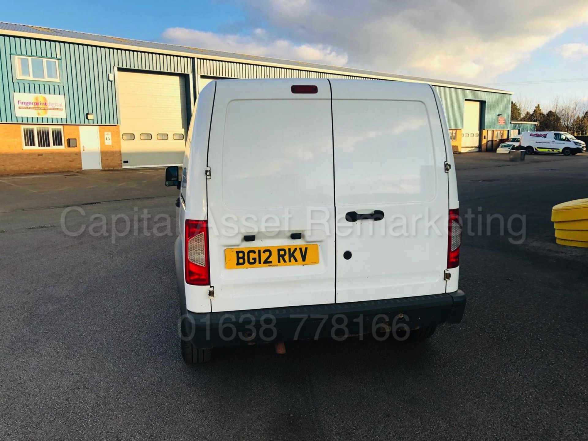 FORD TRANSIT CONNECT 110 T200 *PANEL VAN* (2012) '1.8 TDCI - 110 BHP - 5 SPEED' (NO VAT - SAVE 20%) - Image 9 of 26