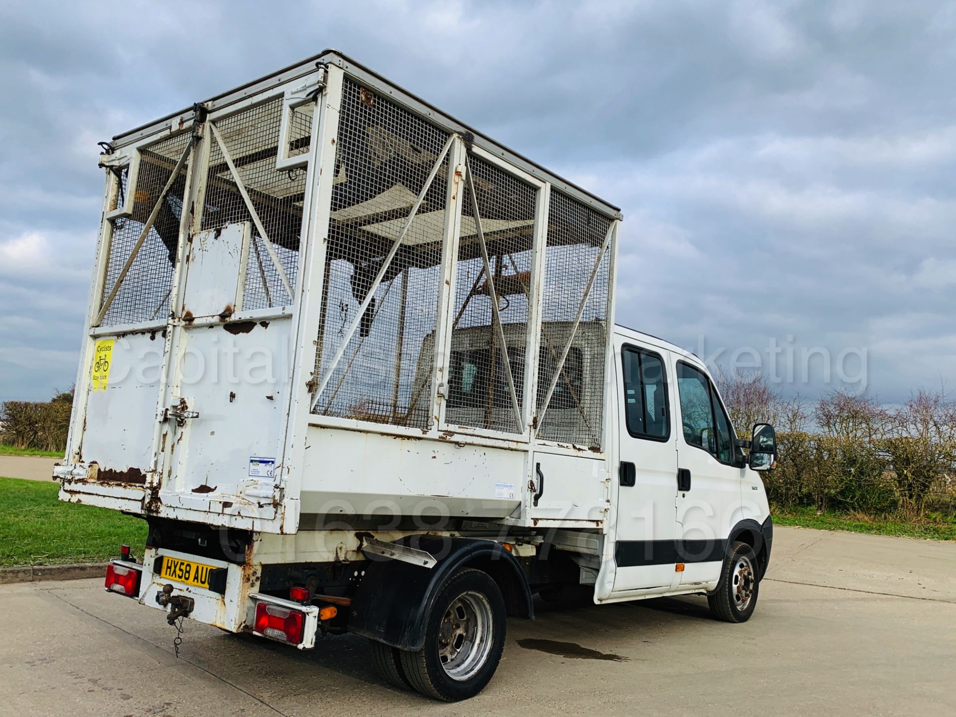 IVECO DAILY 35C12 *D/CAB - TIPPER* (2009 MODEL) '2.3 DIESEL - 115 BHP -5 SPEED' *LOW MILES* - Image 22 of 39