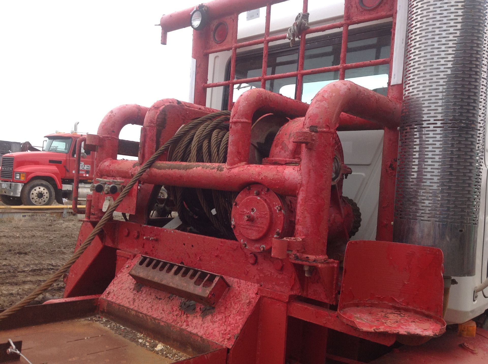 2001 Mack Tractor with winch - Image 5 of 7