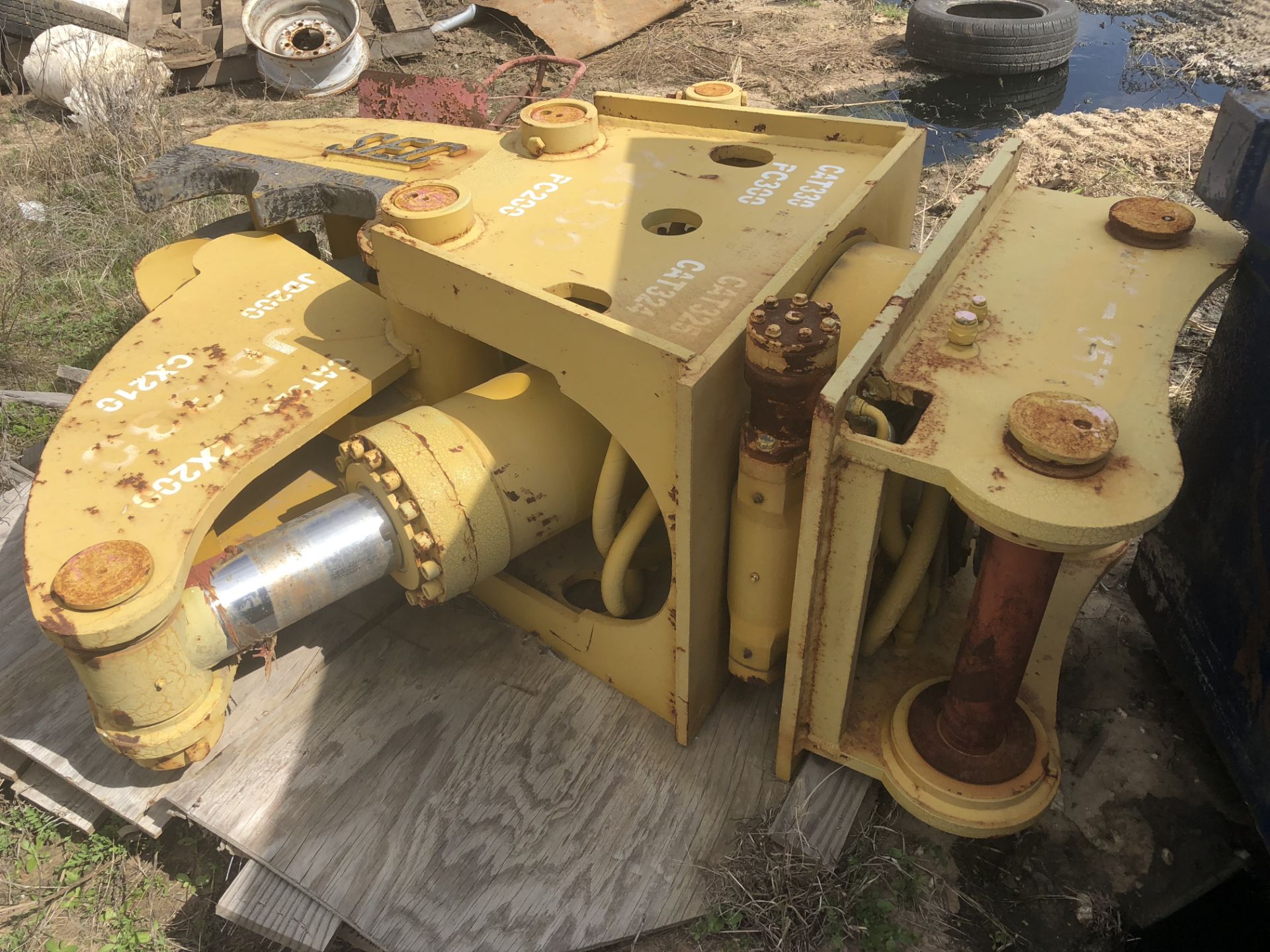 SEC Demolition Pulverizer; Hydraulic rotary, 500 Ton at each arm, NEVER USED. - Image 5 of 6