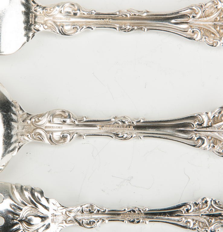 Whiting Lily Pattern Sterling Flatware, 128 pcs. - Image 10 of 11
