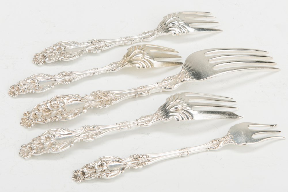 Whiting Lily Pattern Sterling Flatware, 128 pcs. - Image 9 of 11