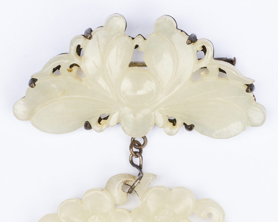 White Jade Brooch: Bee and Butterfly - Image 4 of 4