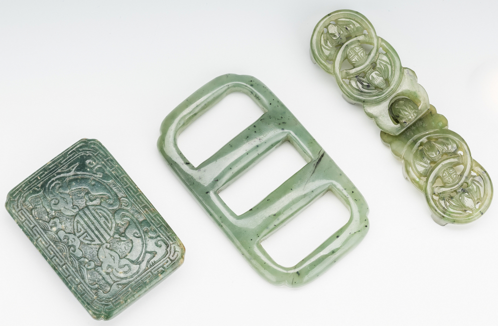 3 Chinese Spinach Jade Belt Buckles & Chinese Round Lacquered Box - Image 4 of 31