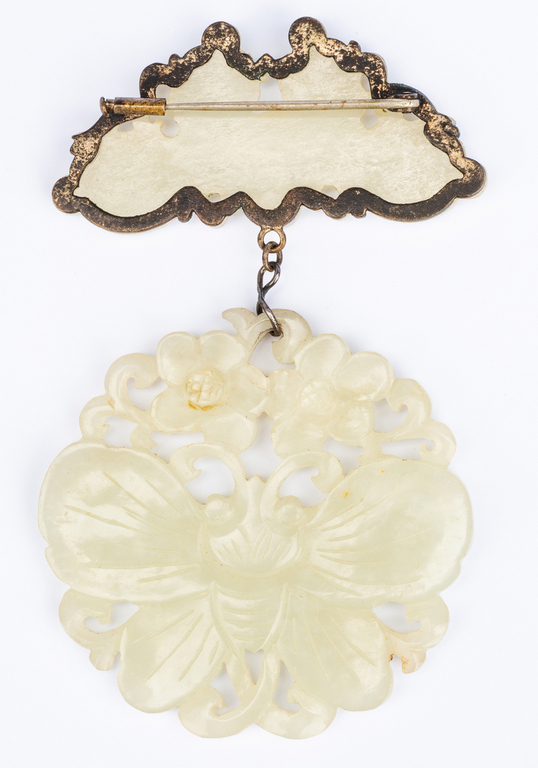 White Jade Brooch: Bee and Butterfly - Image 2 of 4