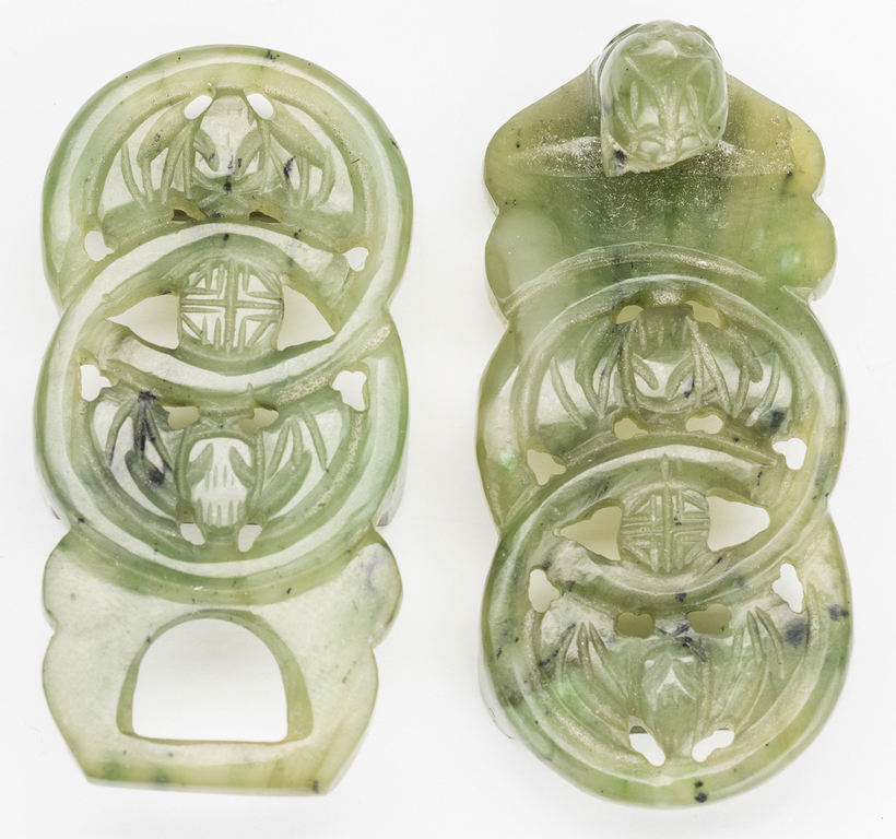 3 Chinese Spinach Jade Belt Buckles & Chinese Round Lacquered Box - Image 11 of 31