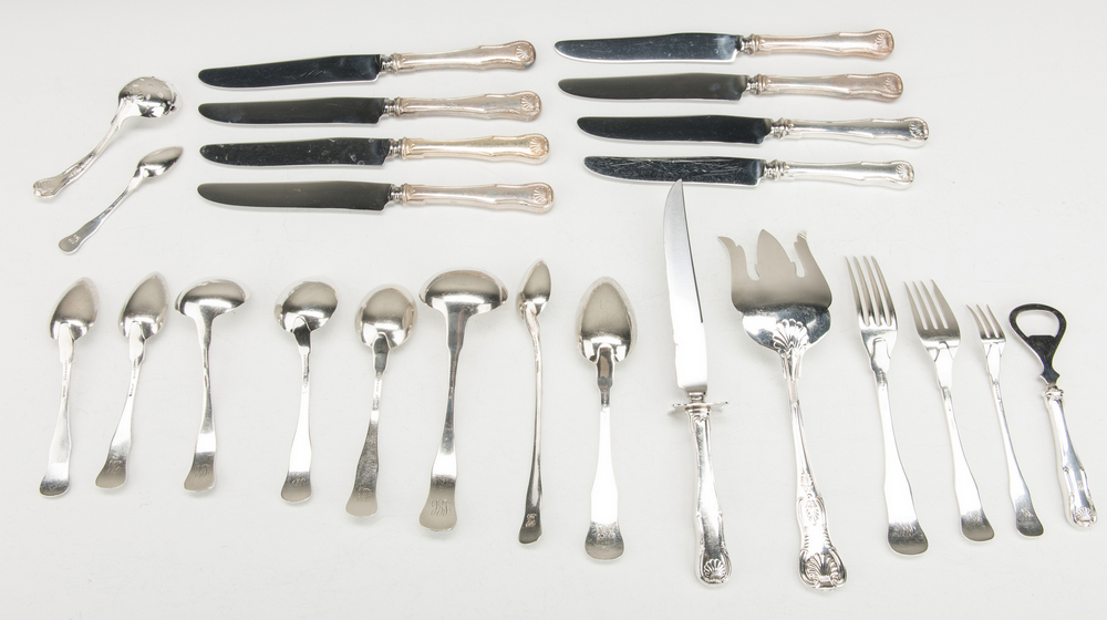 146 pcs. Kirk King's Pattern sterling flatware - Image 4 of 10