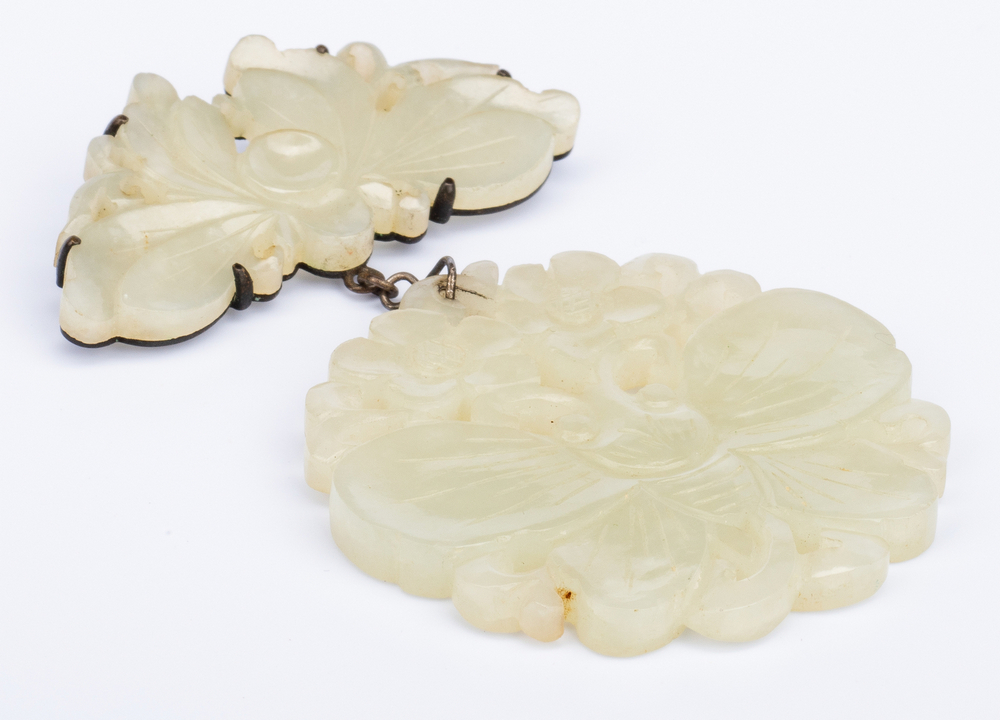 White Jade Brooch: Bee and Butterfly - Image 3 of 4