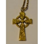 A 15ct gold Celtic cross, on a 9ct gold chain, approx. 12.