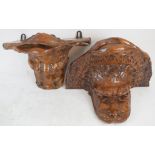 A carved wood wall bracket, in the form of a beast, 27 cm wide,