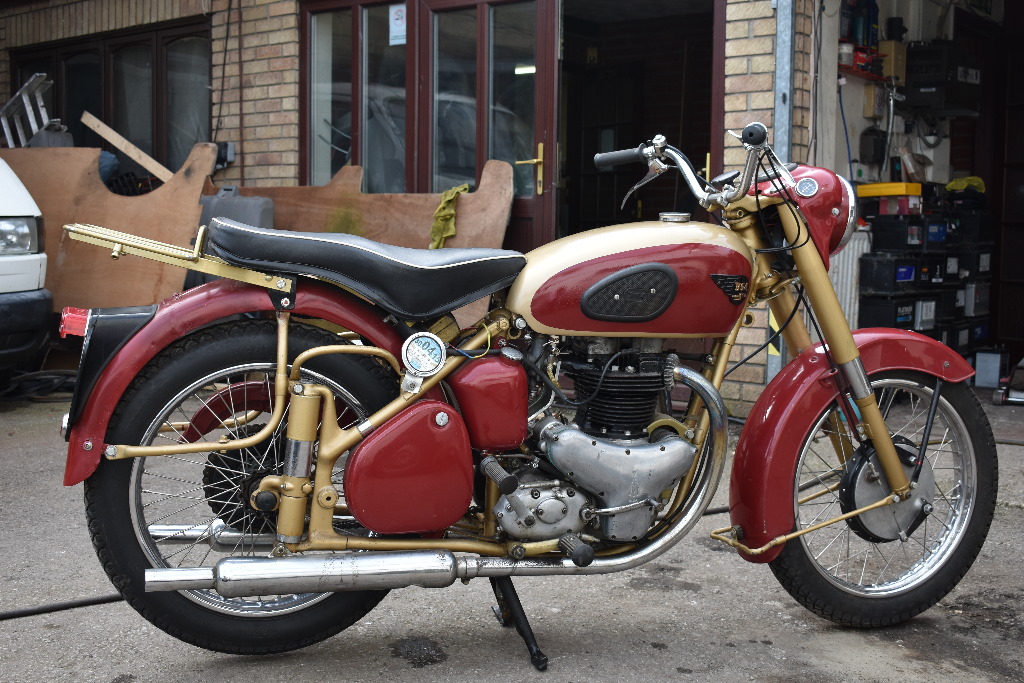 A 1953 BSA A10 Golden Flash, registration number MBT 639, frame number BA7510504, gold/red.