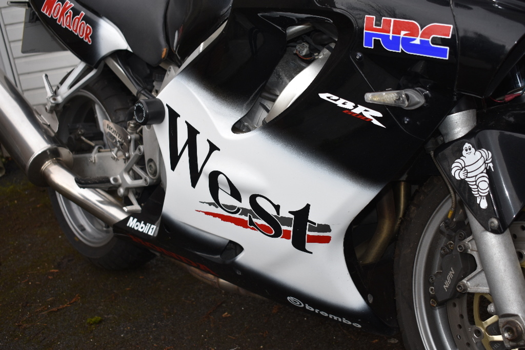 A 2000 Honda CBR600F, registration number W357 TDV, West racing colours. - Image 5 of 6