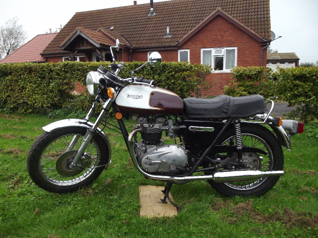 A 1976 Triumph Bonneville T140V, registration number TRJ 349R, frame number T140V NP78143,