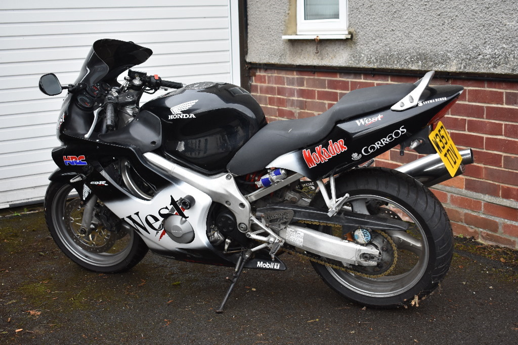 A 2000 Honda CBR600F, registration number W357 TDV, West racing colours. - Image 4 of 6