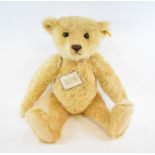 A Steiff limited edition teddy bear, British Collector's 1907 replica, 0174/61,