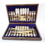 Assorted silver plated cutlery, modern horse brasses on leather straps,