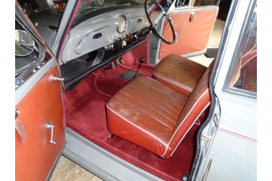 A 1961 Morris Minor 1000, registration number 262 LHW, grey. - Image 3 of 4