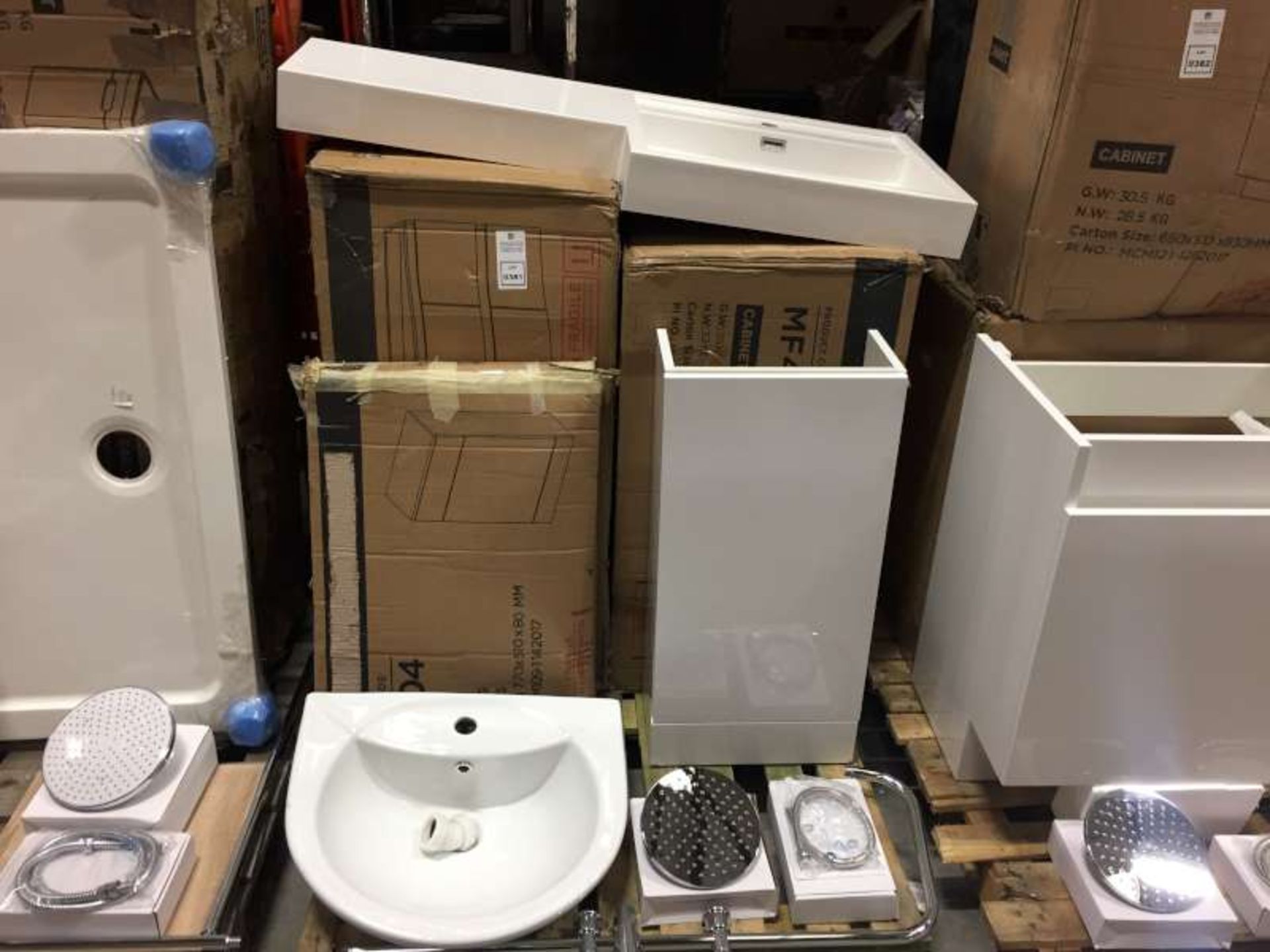 PALLET CONTAINING VARIOUS BATHROOM ITEMS IE CUPBOARD, SINK, SHOWER HEAD