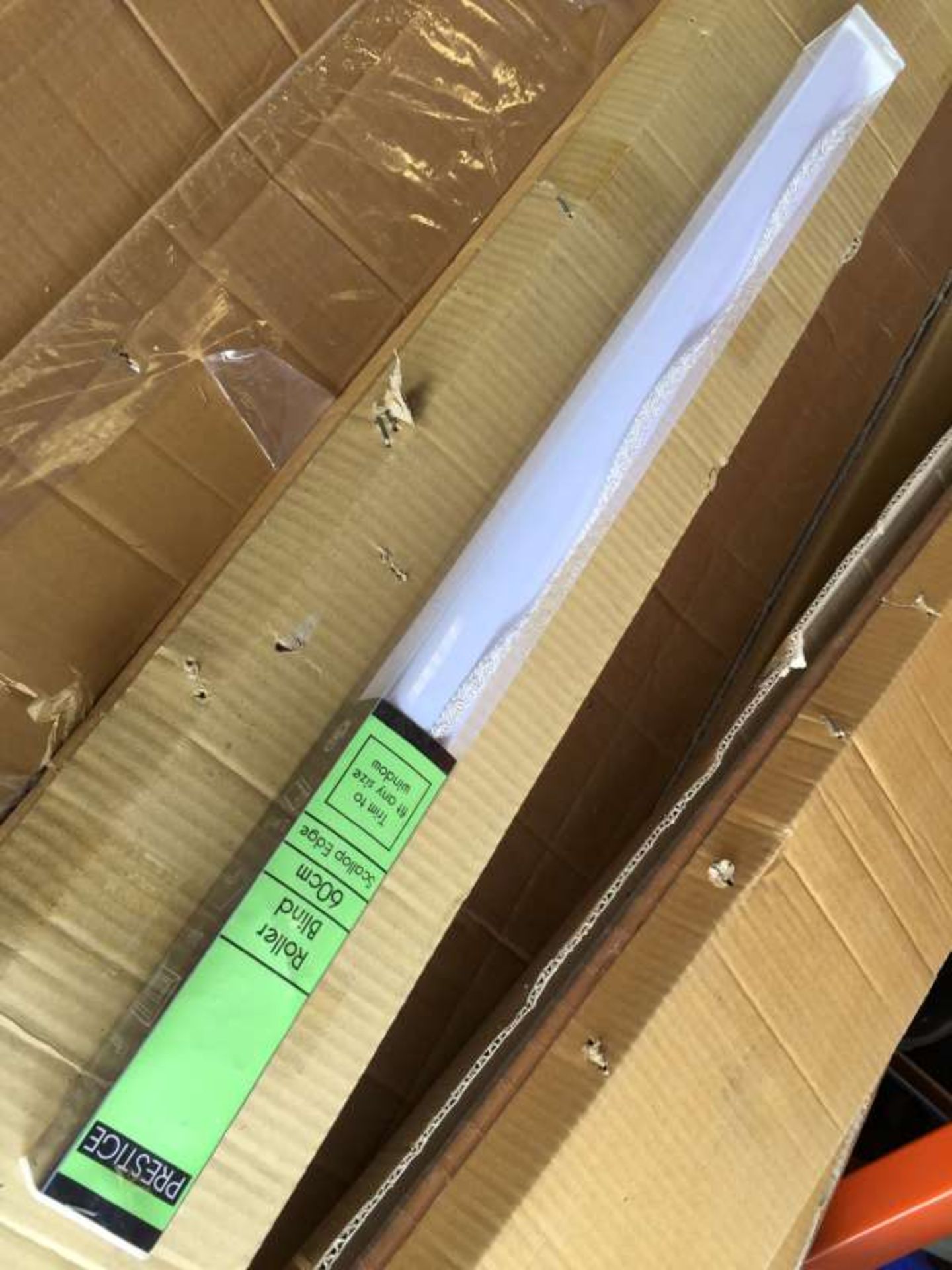 48 X60 CM SCALLOP EDGE ROLLER BLINDS IN 8 BOXES