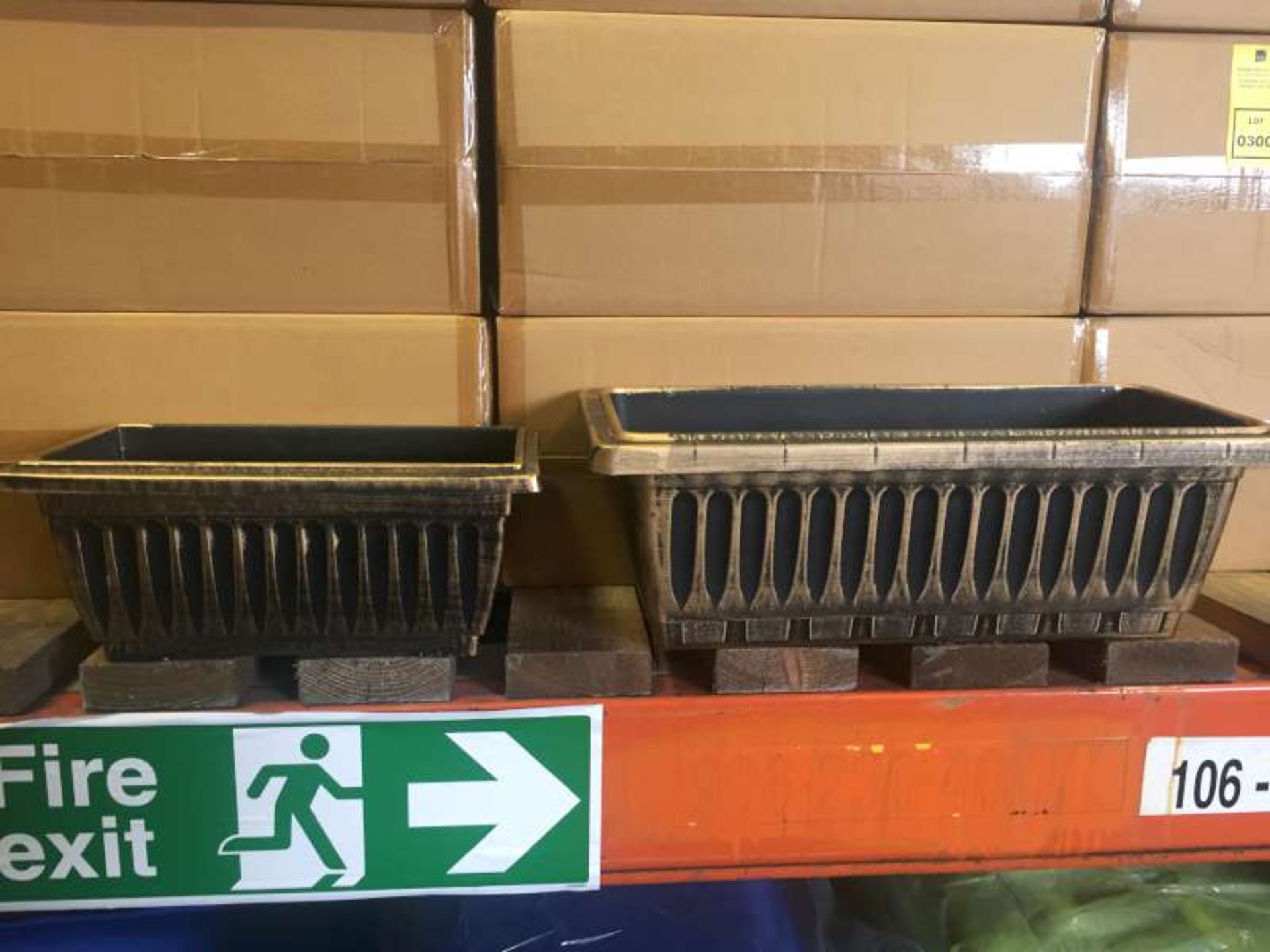 20 X SETS OF 4 TROUGH STYLE PLASTIC PLANTERS IN 2 SIZES IN 20 BOXES